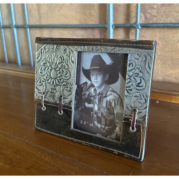 Western rustic frame 3.5 x 5” metal and leather natural scrolling framing decor - Picture 4 of 4